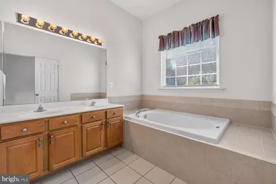825 Bluefield Square NE, Leesburg, VA 20176 - Photo 15