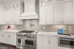 25811 Yellow Birch Ct, Aldie, VA 20105 - Photo 3