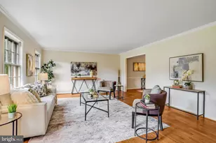 1 Byron Ct, Sterling, VA 20165 - Photo 7