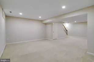 1 Byron Ct, Sterling, VA 20165 - Photo 37