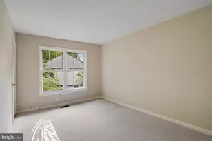 1 Byron Ct, Sterling, VA 20165 - Photo 29