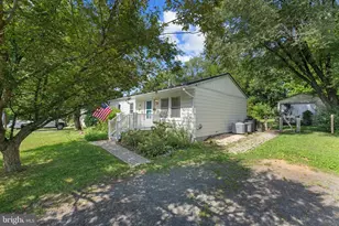 321 S 26th St, Purcellville, VA 20132 - Photo 3