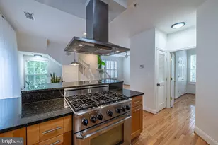 21775 Bancroft Ct, Ashburn, VA 20147 - Photo 13