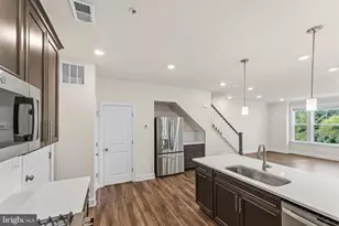 43347 Goshen Run Sq, Ashburn, VA 20148 - Photo 11