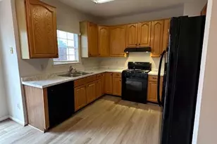 21942 Thompson Square, Sterling, VA 20166 - Photo 3