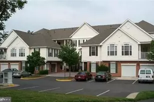 25240 Lake Shore Square, Chantilly, VA 20152 - Photo 1