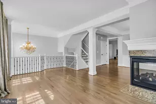 25241 Beach Pl, Chantilly, VA 20152 - Photo 3