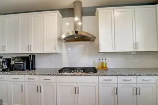 24855 Bradford Forest Dr, Chantilly, VA 20152 - Photo 13