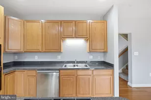 899 Stonefield Square NE, Leesburg, VA 20176 - Photo 13