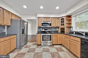 203 Markwood Dr, Sterling, VA 20165 - Photo 13