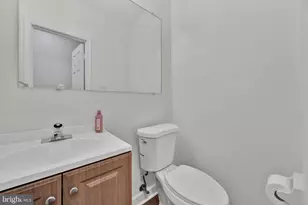 203 Markwood Dr, Sterling, VA 20165 - Photo 19