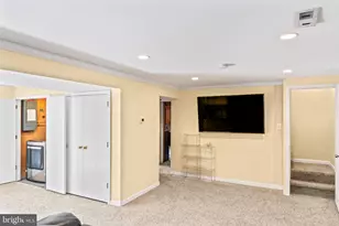101 Williamsburg Rd, Sterling, VA 20164 - Photo 35
