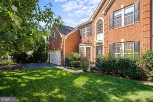 211 Park Gate Dr SE, Leesburg, VA 20175 - Photo 1