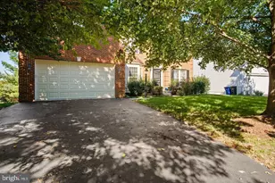211 Park Gate Dr SE, Leesburg, VA 20175 - Photo 3