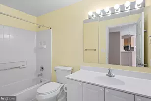 19365 Cypress Ridge Terrace, Leesburg, VA 20176 - Photo 27