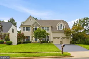 25817 Planting Field Dr, Chantilly, VA 20152 - Photo 1