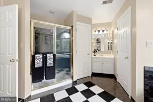 25817 Planting Field Dr, Chantilly, VA 20152 - Photo 29