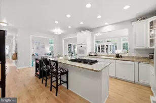 25817 Planting Field Dr, Chantilly, VA 20152 - Photo 11