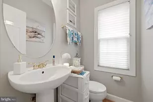 25817 Planting Field Dr, Chantilly, VA 20152 - Photo 17