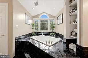 25817 Planting Field Dr, Chantilly, VA 20152 - Photo 31