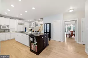 25817 Planting Field Dr, Chantilly, VA 20152 - Photo 13