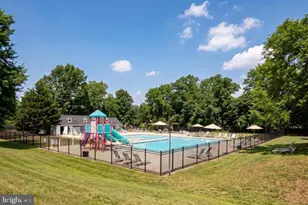 10 Redlin, Sterling, VA 20165 - Photo 35