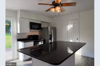 606 W Beech Road W, Sterling, VA 20164 - Photo 17