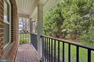 19201 Winmeade Dr, Leesburg, VA 20176 - Photo 5