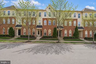 19316 Diamond Lake Dr, Leesburg, VA 20176 - Photo 1