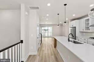 20804 Cloongee Ter, Dulles, VA 20166 - Photo 9