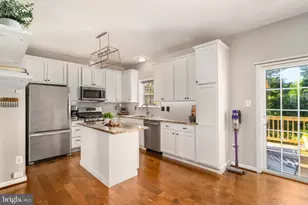 545 Sparkleberry Terrace NE, Leesburg, VA 20176 - Photo 7