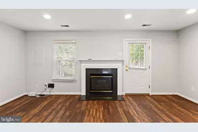 45554 Reading, Sterling, VA 20166 - Photo 7