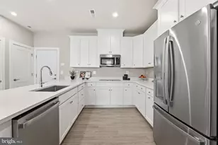 21120 Southbank St, Potomac Falls, VA 20165 - Photo 3