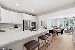 21120 Southbank St, Potomac Falls, VA 20165 - Photo 5
