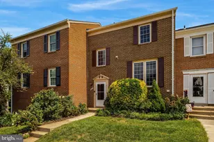 926 Sherwood Ct, Sterling, VA 20164 - Photo 1