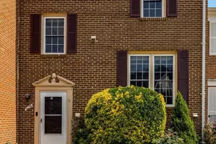 926 Sherwood Ct, Sterling, VA 20164 - Photo 5