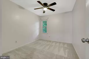 926 Sherwood Ct, Sterling, VA 20164 - Photo 33
