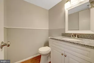 926 Sherwood Ct, Sterling, VA 20164 - Photo 23