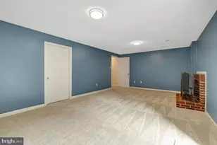 926 Sherwood Ct, Sterling, VA 20164 - Photo 41