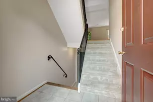 926 Sherwood Ct, Sterling, VA 20164 - Photo 7