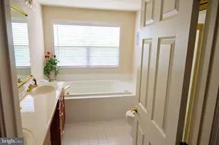 19871 Naples Lakes Terrace, Ashburn, VA 20147 - Photo 9