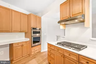 19370 Magnolia Grove, Leesburg, VA 20176 - Photo 13