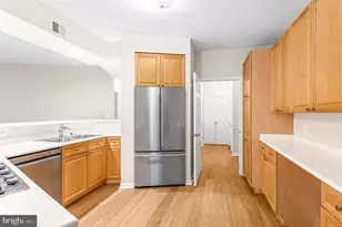19370 Magnolia Grove, Leesburg, VA 20176 - Photo 11