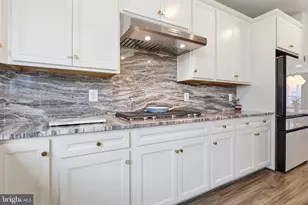 22976 Copper Tree Ter, Ashburn, VA 20148 - Photo 13