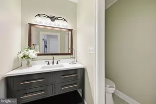 129 Sinegar Pl, Sterling, VA 20165 - Photo 49
