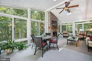 129 Sinegar Pl, Sterling, VA 20165 - Photo 15