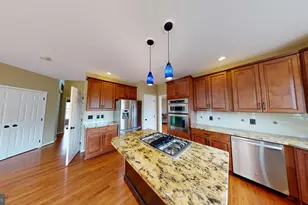 43799 Abbott Pl, Ashburn, VA 20147 - Photo 3