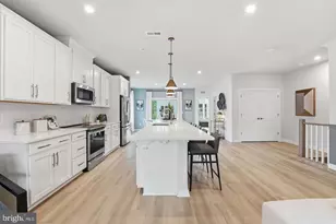 21112 Southbank St, Potomac Falls, VA 20165 - Photo 5