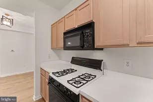 20453 Chesapeake Square, Sterling, VA 20165 - Photo 25