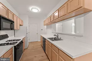 20453 Chesapeake Square, Sterling, VA 20165 - Photo 21